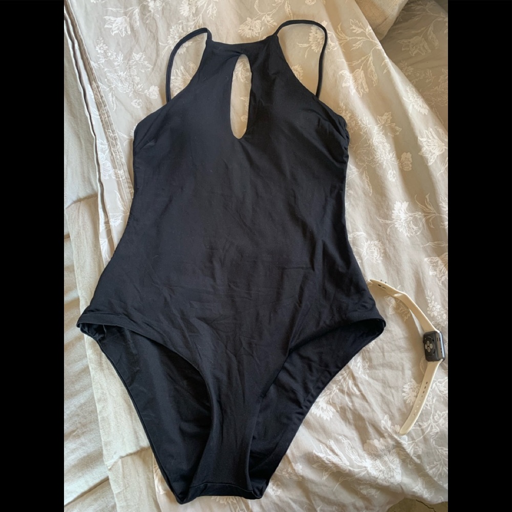 NWT BECCA MEDIUM 🩱 SWIMSUIT